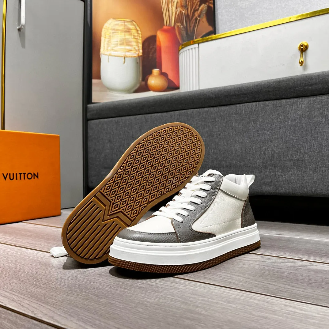 Factory price: 460💰LV's new casual high-top men's shoes👉 👉 Fashionable and versatile, 💞 Simple and elegant style, 🔊 The fabric is made of imported cowhide, ☑️breathable mesh lining, original wear-resistant rubber outsole, exclusive new style, taken in kind, five colors available, code number: 38-44, (45 can be customized)